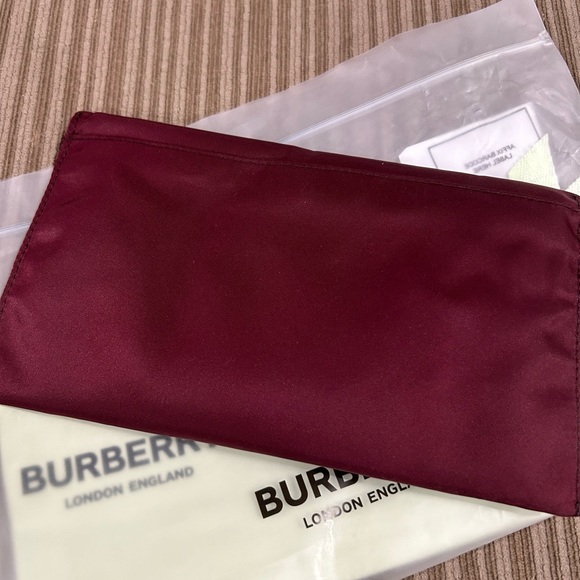 burberry zip pouch - Picture 4 of 7
